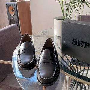 Selling those never worn Sebago loafers because I got the wrong size.